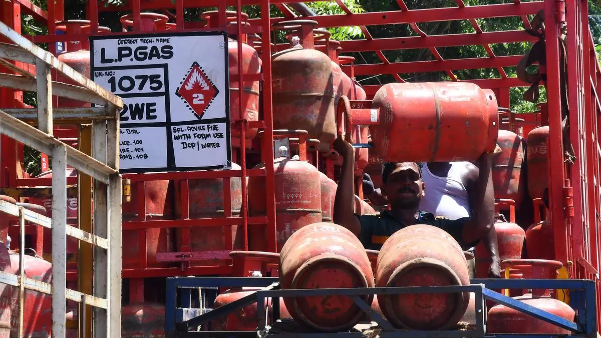 Govt to release remaining ₹17,500 crore LPG compensation to OMCs in FY27