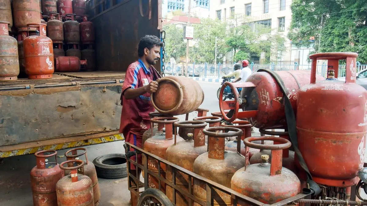 CII proposes 20 points policy action for Finmin, RBI to face war challenges