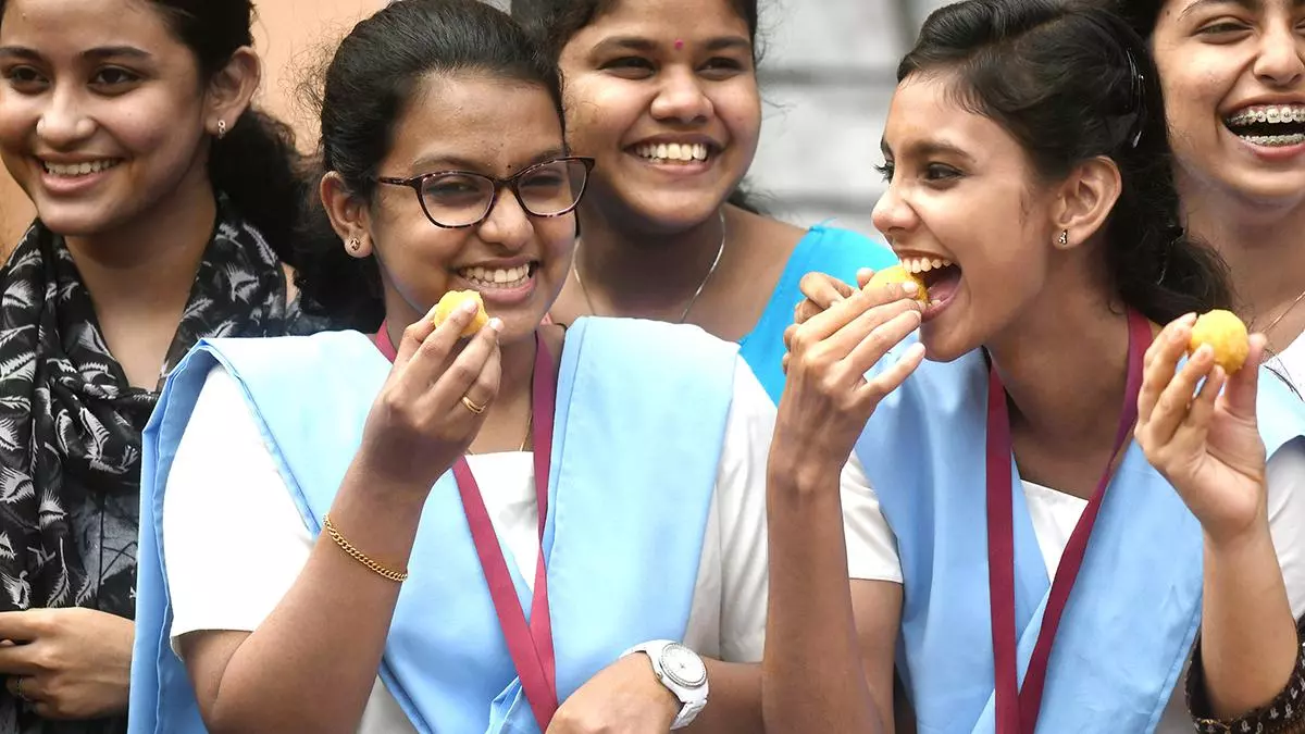 Kochi Schools Garls Xxx Video - Single-sex schools or co-ed? Kerala witnesses raging debate over child  rights panel order - The Hindu BusinessLine