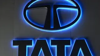 Tata Motors Ltd. slumped about 5% last week after a cyberattack crippled Jaguar Land Rover plants