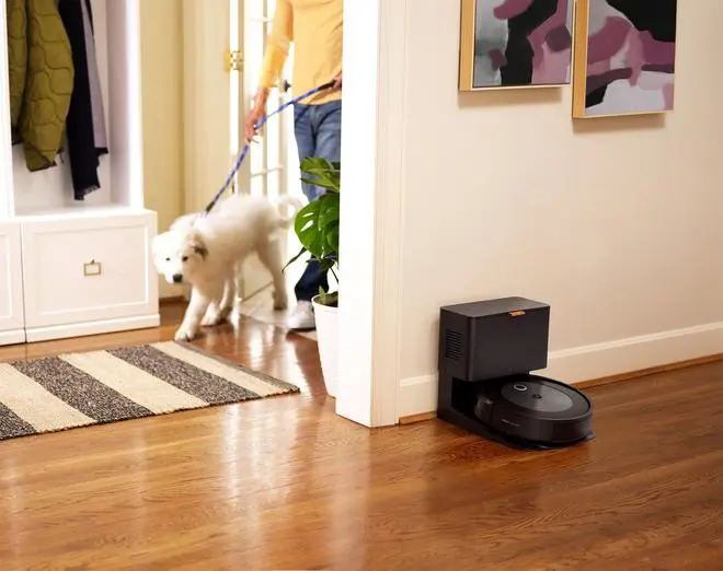 Many smart robots dock themselves automatically when low on battery Many smart robots dock themselves automatically when low on battery