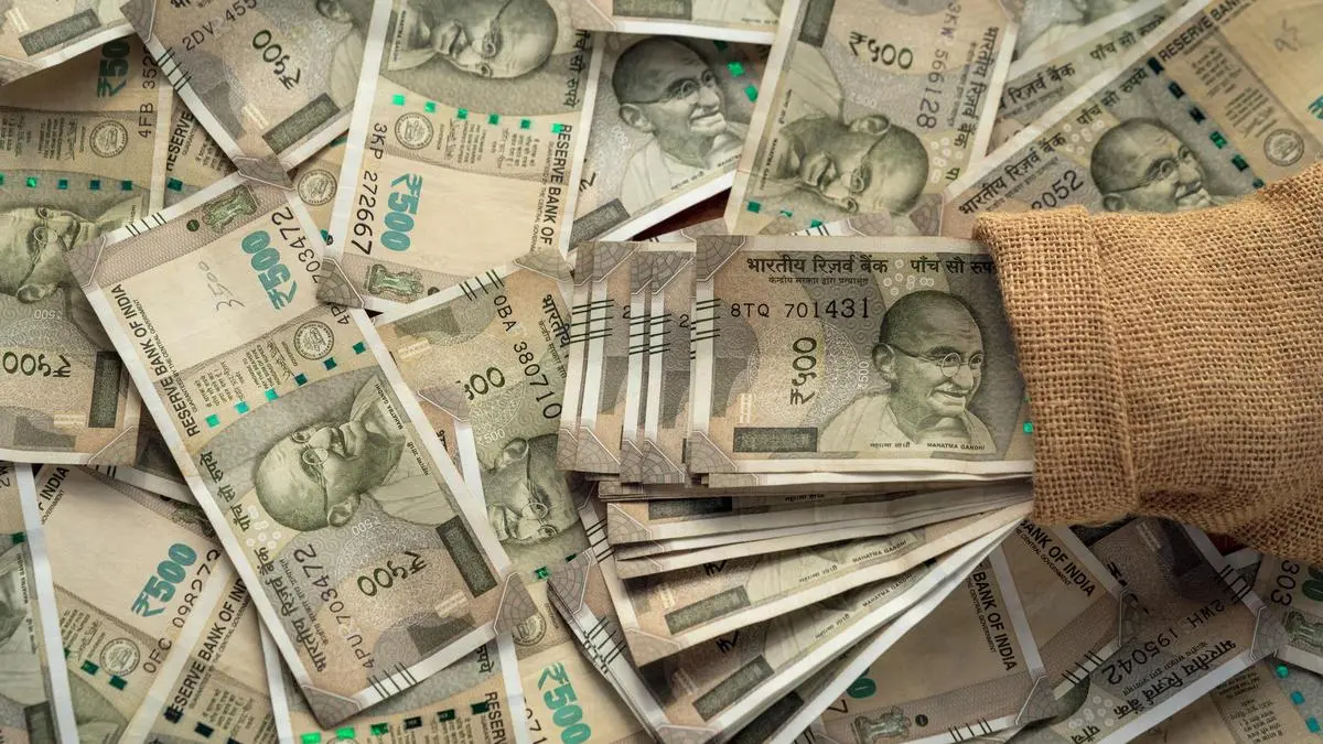 Rupee falls 30 paise to 95.94 against US dollar in early trade