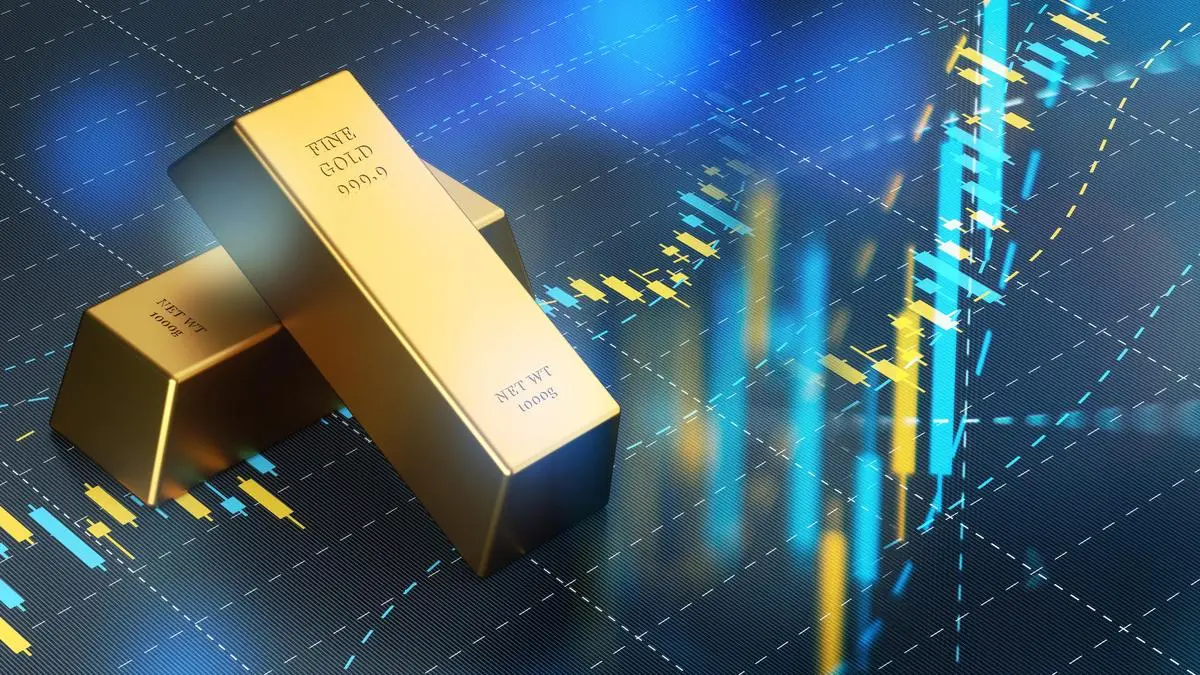 Gold rallies 3% on global cues