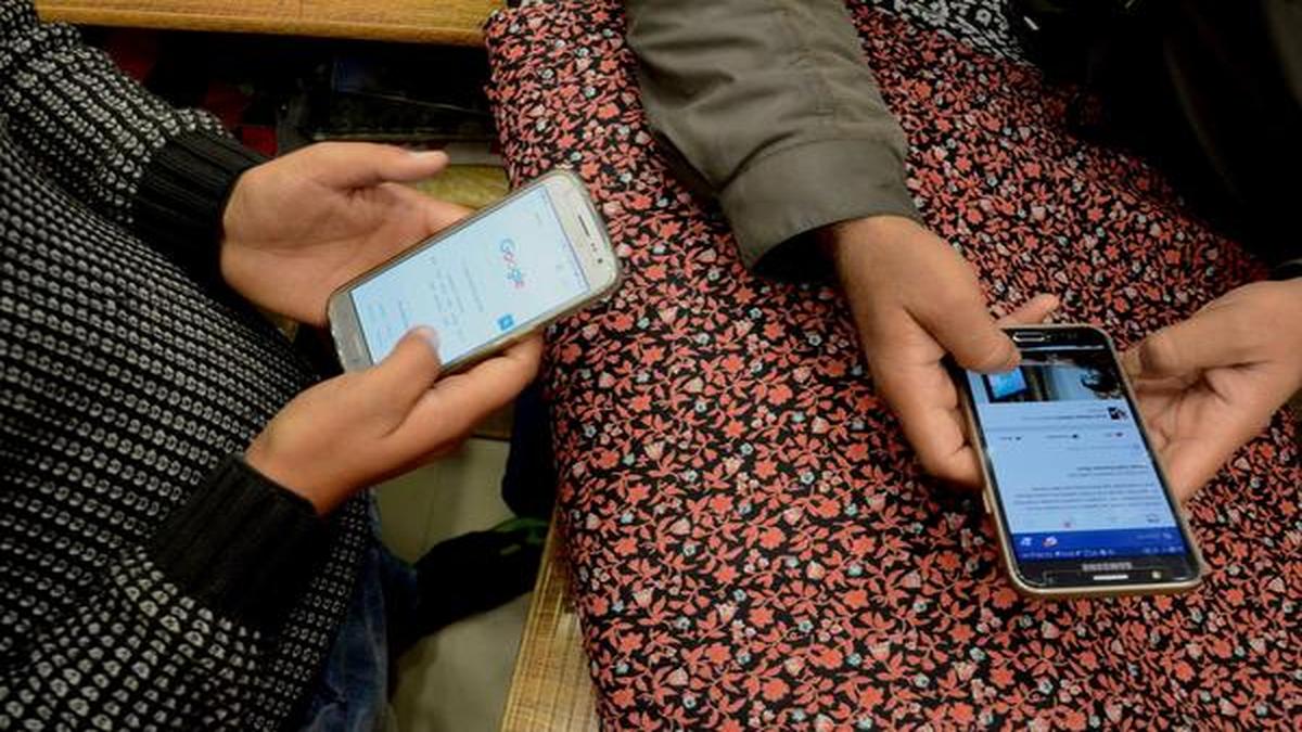 Wireless data subscriber base soars to 578.20 m - The HinduBusinessLine