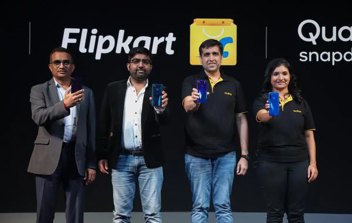 Mr. Rajen Vagadia, VP and President, Qualcomm India; Mr. Aditya Soni, Senior Director, Flipkart; Mr. Madhav Seth CEO, Realme India and Ms Nidhi Bhatai, Product Manager, Realme India 
