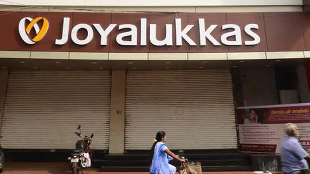 Joyalukkas shop sale