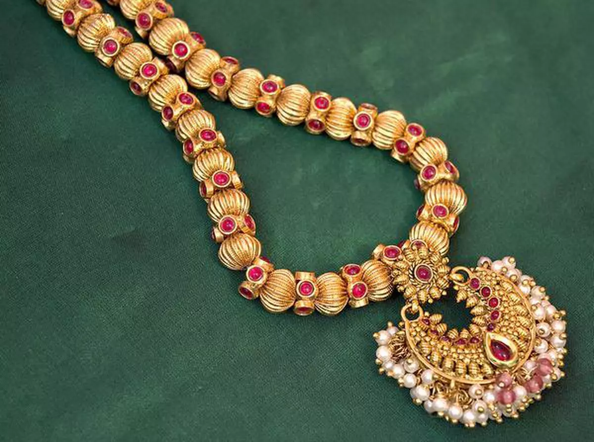 Traditional Gold Necklace Designs Catalogue