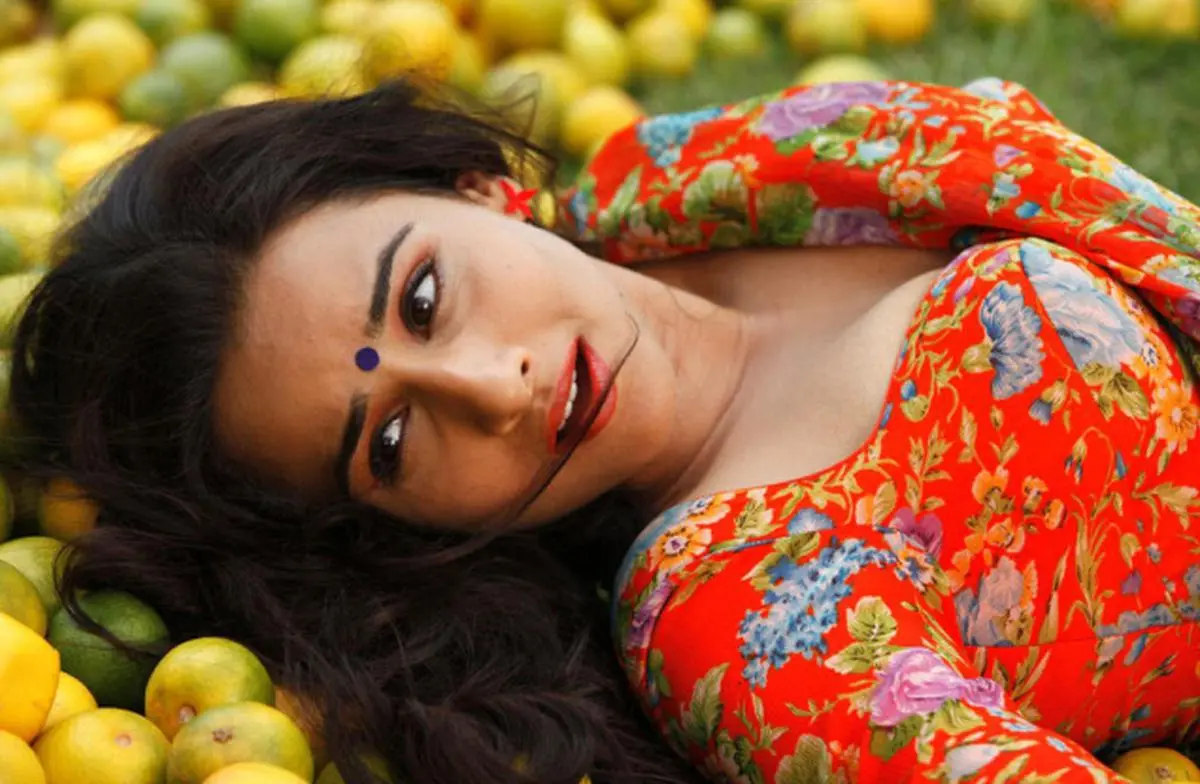 Vidya balan sexy boobs
