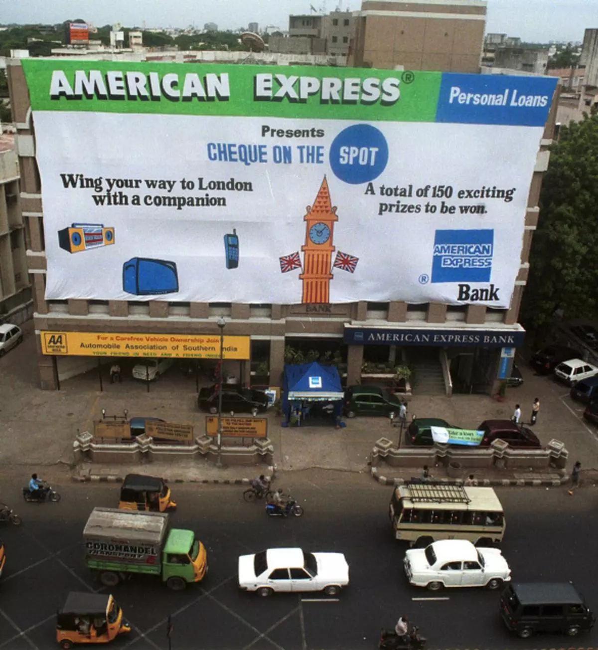 American Express to cut 5,400 jobs, Business and Economy