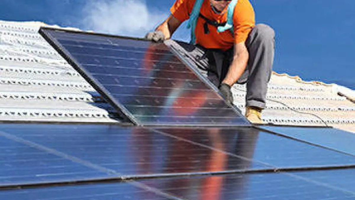 Solar tariffs crash to below Rs 3 in Madhya Pradesh auctions