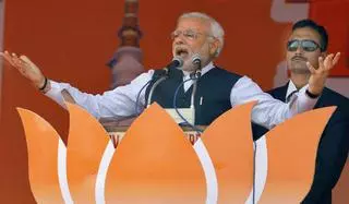 PM Modi accuses Congress of looting the resources of tribals - The