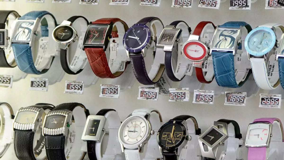 Fastrack watches cell online price