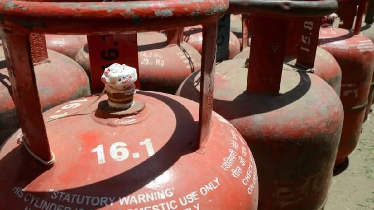 Nonsubsidised LPG price hiked by ₹16.50 a cylinder; ATF by 0.6 The