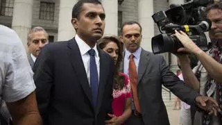 Former SAC Capital Advisors portfolio manager Mathew Martoma (C) exits the U.S. District Court for the Southern District of New York with his wife Rosemary (R), following sentencing for insider trading, in Lower Manhattan, September 8, 2014.  Martoma, a former portfolio manager at billionaire Steven A. Cohen's SAC Capital Advisors LP hedge fund, was sentenced on Monday to nine years in prison for engaging in what authorities called the most lucrative insider trading scheme in U.S. history. REUTERS/Brendan McDermid (UNITED STATES - Tags: BUSINESS)