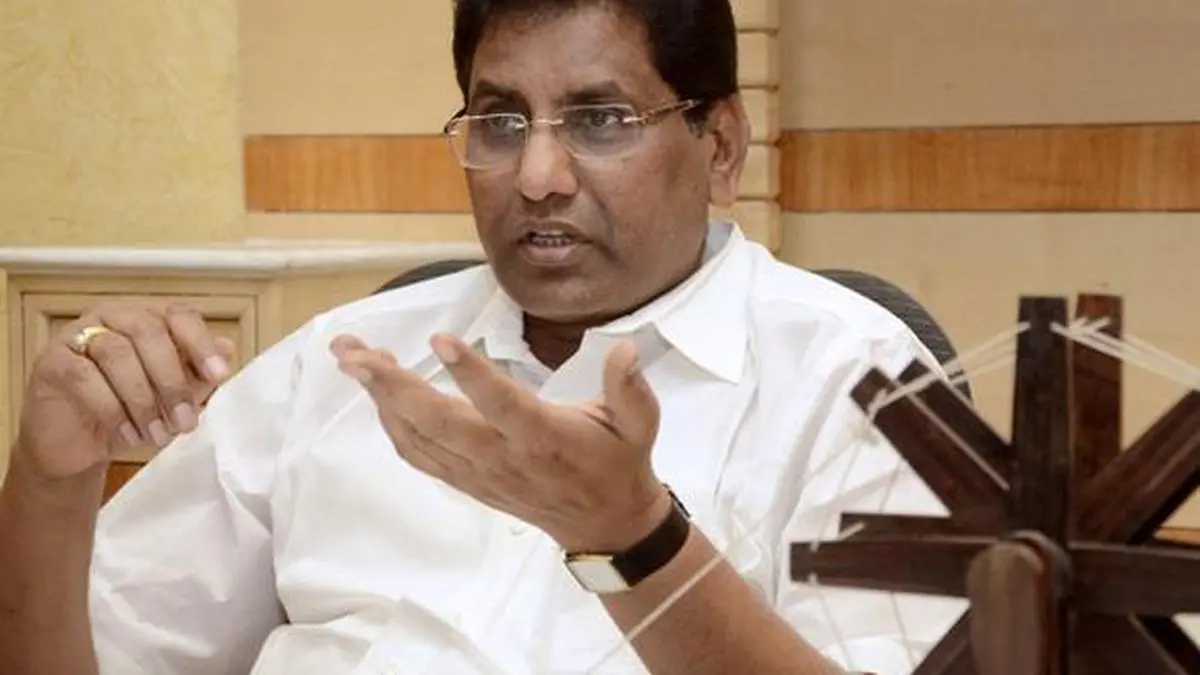Ramraj set to kick off Veshti Week - The Hindu BusinessLine