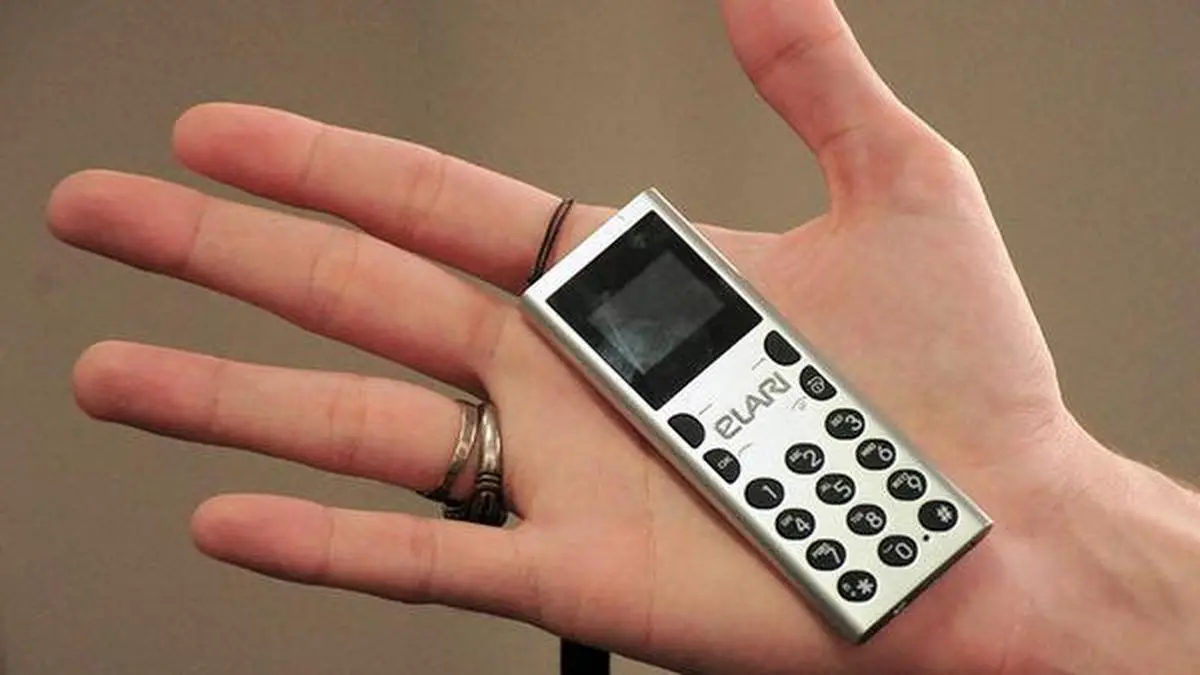 Elari NanoPhone C, tiny feature phone, world's lightest phone, review ...