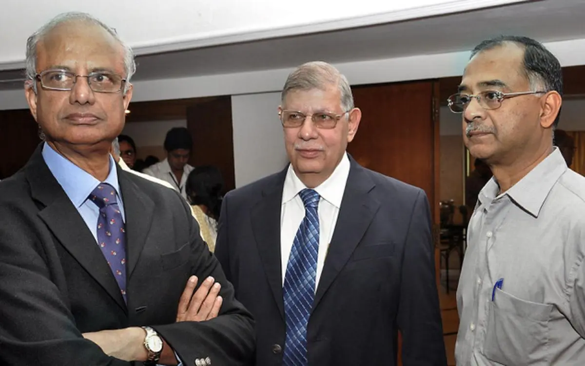 All ears: (From left) Dr N. Ravichandran, CEO, Lucas-TVS; Mr J.N. Amrolia, Director-Ashok Leyland John Deere Construction Equipment Company; and Mr Manickam Ramaswami, CMD, Loyal Textile Mills Ltd., at a seminar on ‘Twenty Years of India’s Liberalisation’, in Chennai on Saturday. — Bijoy Ghosh