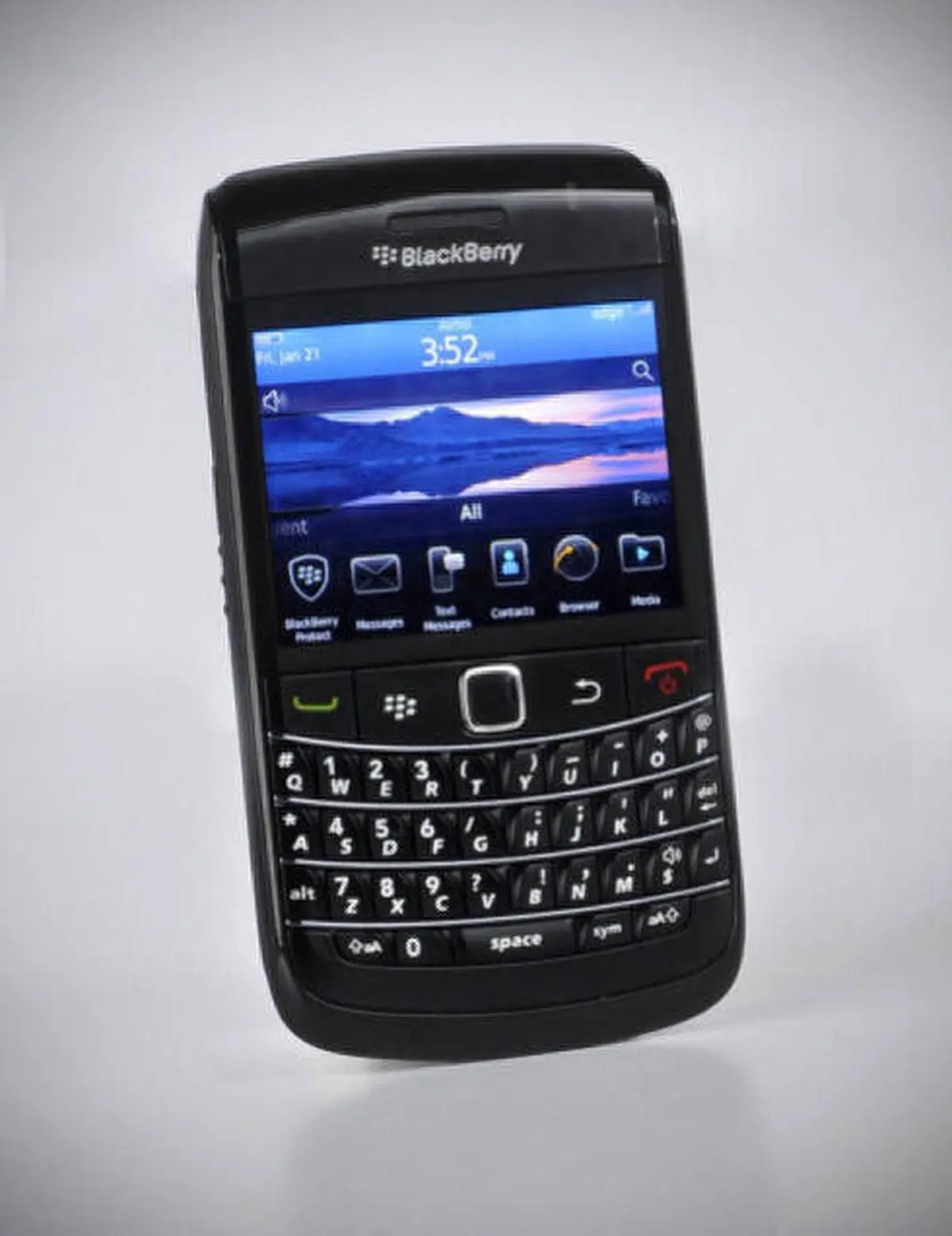 BlackBerry Bold 9780 review - Is BOLD...err better? - The Hindu