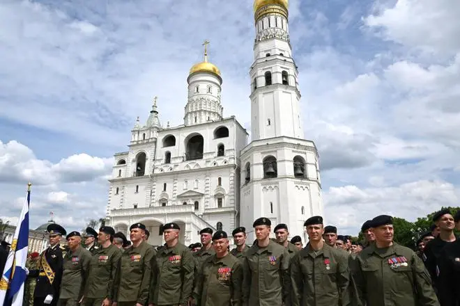 Russian service members wait before President Vladimir Putin’s address paying honour to armed forces, that upheld order during recent mutiny, in Cathedral Square at the Kremlin in Moscow, Russia, June 27, 2023. Sputnik/Sergei Guneev/Pool via REUTERS Russian service members wait before President Vladimir Putin’s address paying honour to armed forces, that upheld order during recent mutiny, in Cathedral Square at the Kremlin in Moscow, Russia, June 27, 2023. Sputnik/Sergei Guneev/Pool via REUTERS