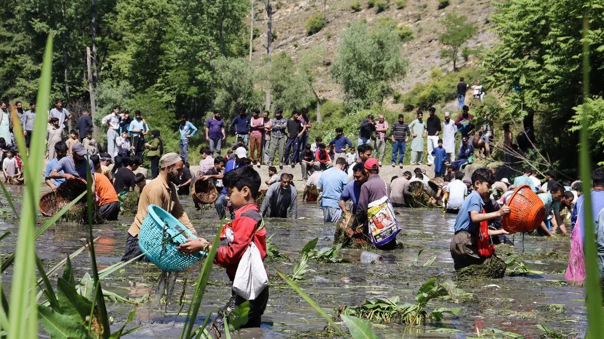 In Kashmir, each year an entire village unites to clean a historic water spring