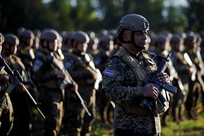 Salvadorean soldiers take part in a deployment ceremony for the fifth phase of the Territorial Control plan in San Juan Opico, El Salvador November 23, 2022. REUTERS/ Salvadorean soldiers take part in a deployment ceremony for the fifth phase of the Territorial Control plan in San Juan Opico, El Salvador November 23, 2022. REUTERS/