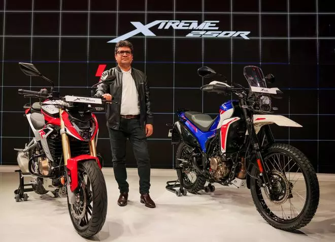 Hero MotoCorp, the world’s largest manufacturer of motorcycles and scooters, showcased the 250cc Xtreme 250R and strengthened its Xpulse portfolio with the addition of the Xpulse 210.