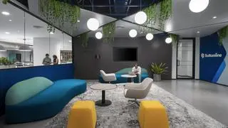 Beyond desks: Workplace moves from cubicles to cozy corners  Beyond desks: Workplace moves from cubicles to cozy corners