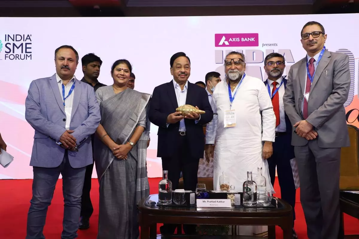 (From Right to Left) : Munish Sharda, Group Executive and Head - Bharat Banking - Axis Bank, Prahlad Kakar, Brand Guru and Chairman, India SME Forum, Narayan Rane, Union Minister for MSME, GOI, Sushma Morthania, Director General, India SME Forum and Vimal Dadroo, Director - Public Policy, India SME Forum