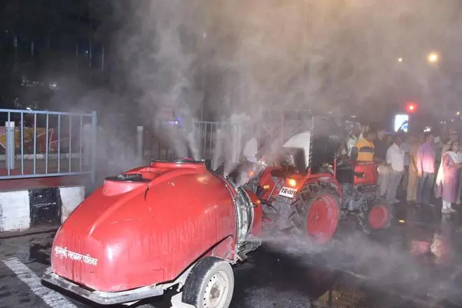 The increase in air pollution is attributed to ongoing construction projects, metro construction, and a substantial number of private vehicles crowding the roads The increase in air pollution is attributed to ongoing construction projects, metro construction, and a substantial number of private vehicles crowding the roads