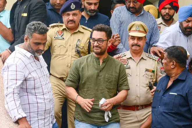 Bollywood actor Aamir Khan arrives for the promotions of his upcoming movie ‘Laal Singh Chaddha‘, in Jalandhar, Wednesday, August 3, 2022. (PTI) Bollywood actor Aamir Khan arrives for the promotions of his upcoming movie ‘Laal Singh Chaddha‘, in Jalandhar, Wednesday, August 3, 2022. (PTI)