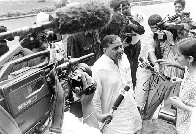 Mulayam Singh Yadav, when he was the Defence Minister, arrives at Parliament to attend the special session in New Delhi on August 26, 1997. (The Hindu archives)