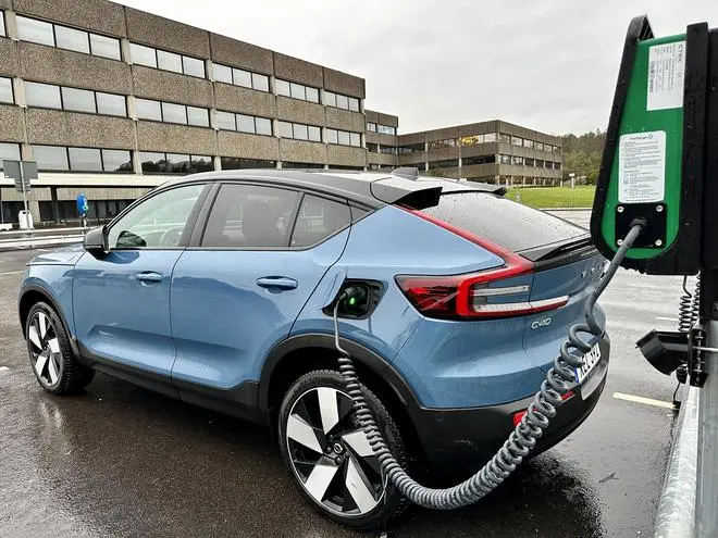 The motors are powered by a 78 kWh battery that can be fast charged from 10 to 80 per cent in just over 30 minutes The motors are powered by a 78 kWh battery that can be fast charged from 10 to 80 per cent in just over 30 minutes