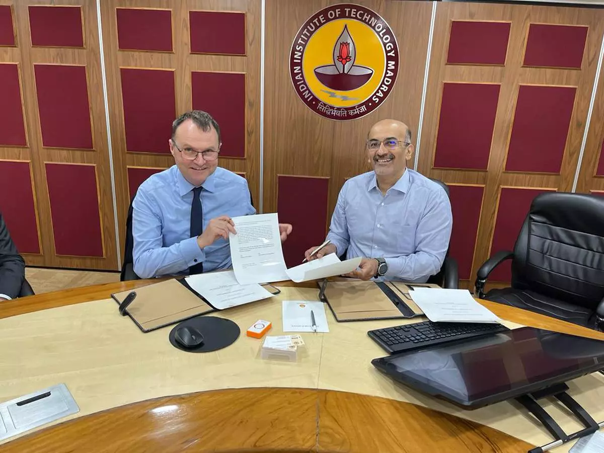 Professor Adam Tickell, Vice-Chancellor and Principal, University of Birmingham, with Professor Koshy Varghese, Director In-Charge, IIT Madras