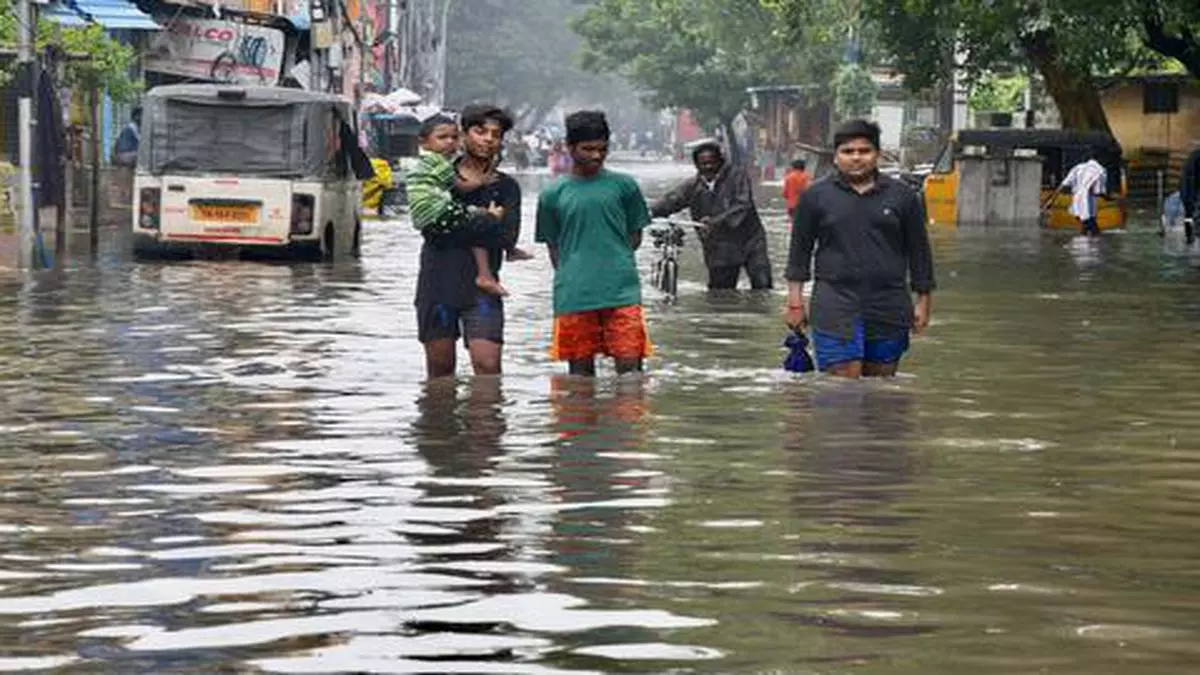 Heavy rain batters many parts of Tamil Nadu - The Hindu BusinessLine