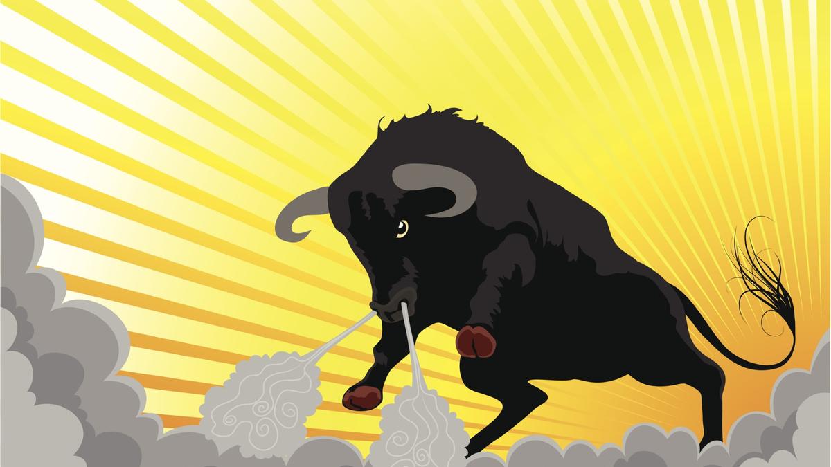 F&O Tracker: Nifty futures & Nifty Bank futures eye more upside