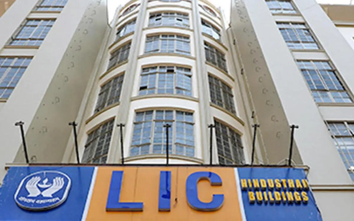 LIC conundrum: 2.65 lakh retail investors exit in Q2 - The Hindu BusinessLine