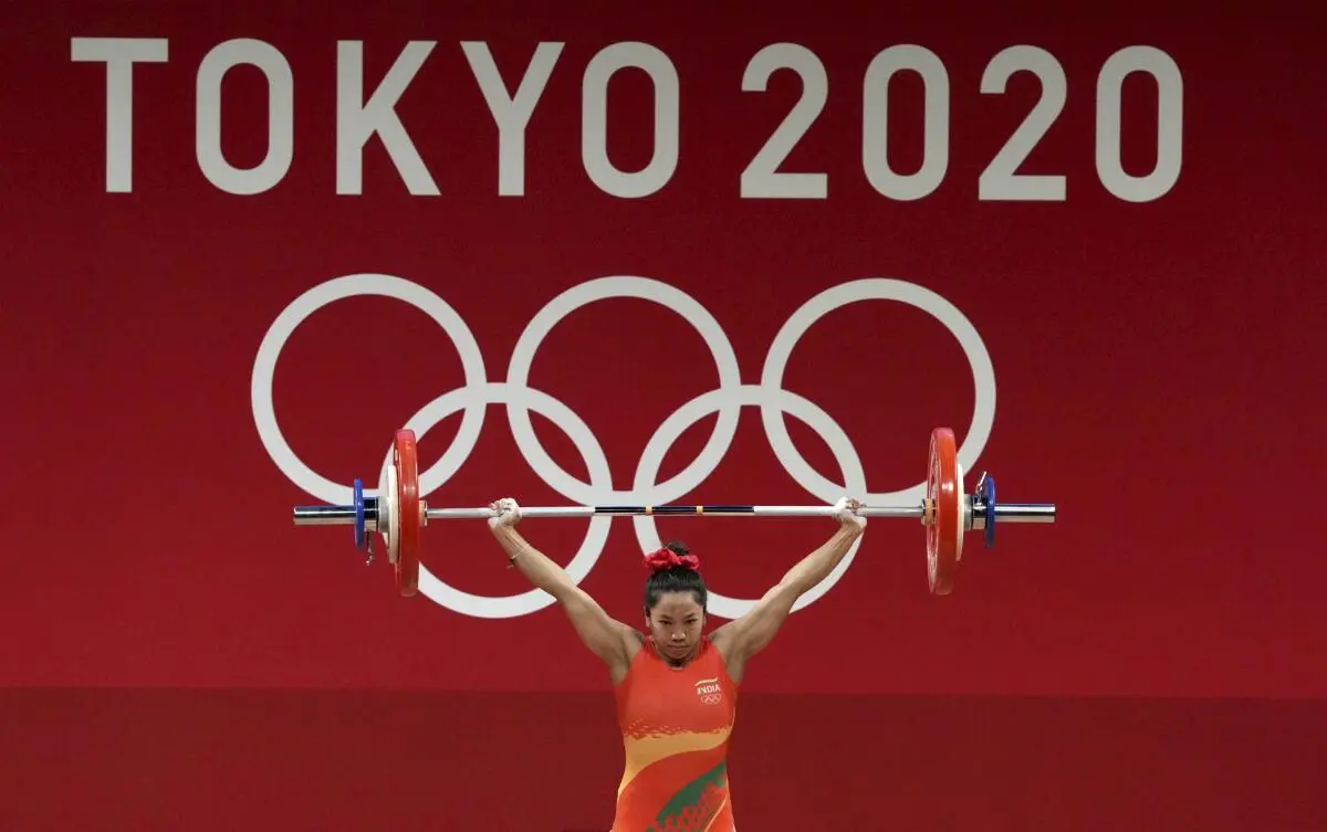 Tokyo Olympics 2021 Mirabai Chanu snatches silver for weightlifting