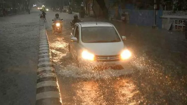 Sudden rains lash Chennai; city comes to a standstill due to heavy  water-logging - The Hindu BusinessLine