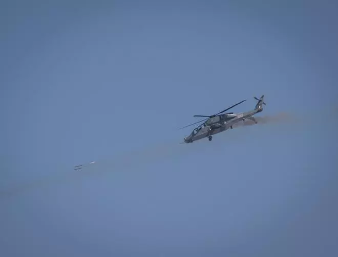 हेलीकॉप्टर को उच्च ऊंचाई वाले बंकर-बस्टिंग ऑपरेशन (पीसी-भारतीय वायु सेना) में भी तैनात किया जा सकता है।