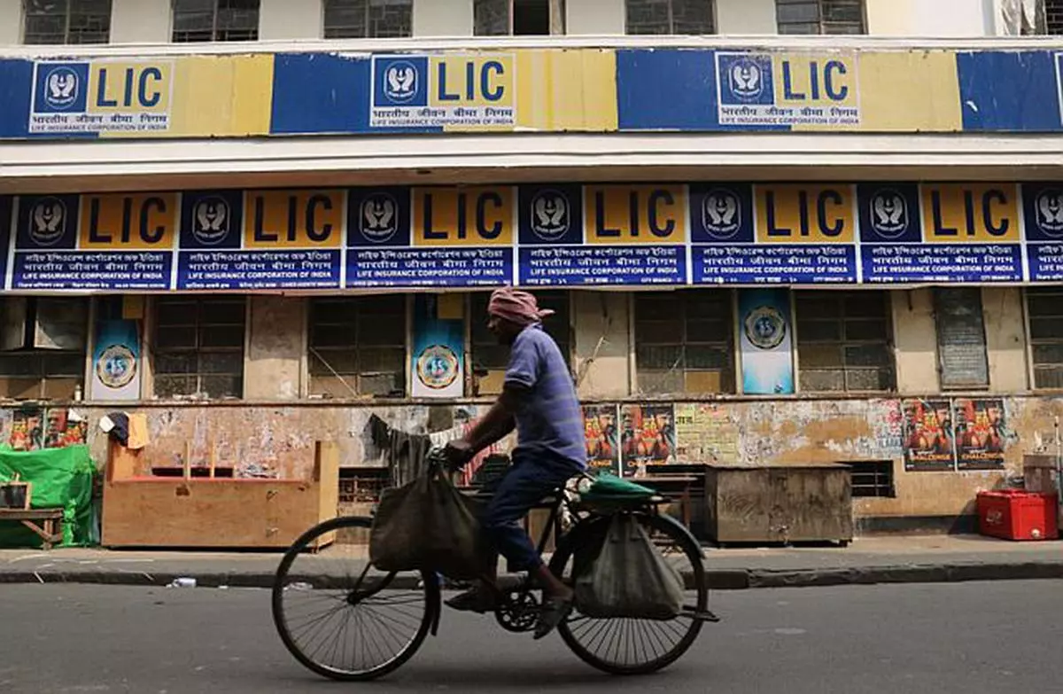 LIC IPO is facing headwinds like frothy markets, change in company fundamentals and dissipating initial euphoria