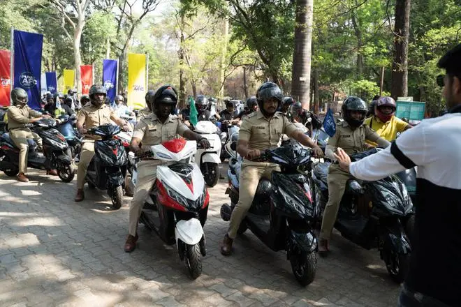 E-bike rally organised during the Pune Alternate Fuel Conclave. E-bike rally organised during the Pune Alternate Fuel Conclave.