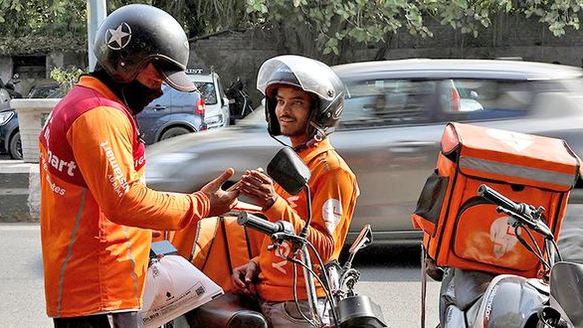 Swiggy posts narrower sequential loss of ₹1,092 crore in the September quarter on strong quick commerce growth