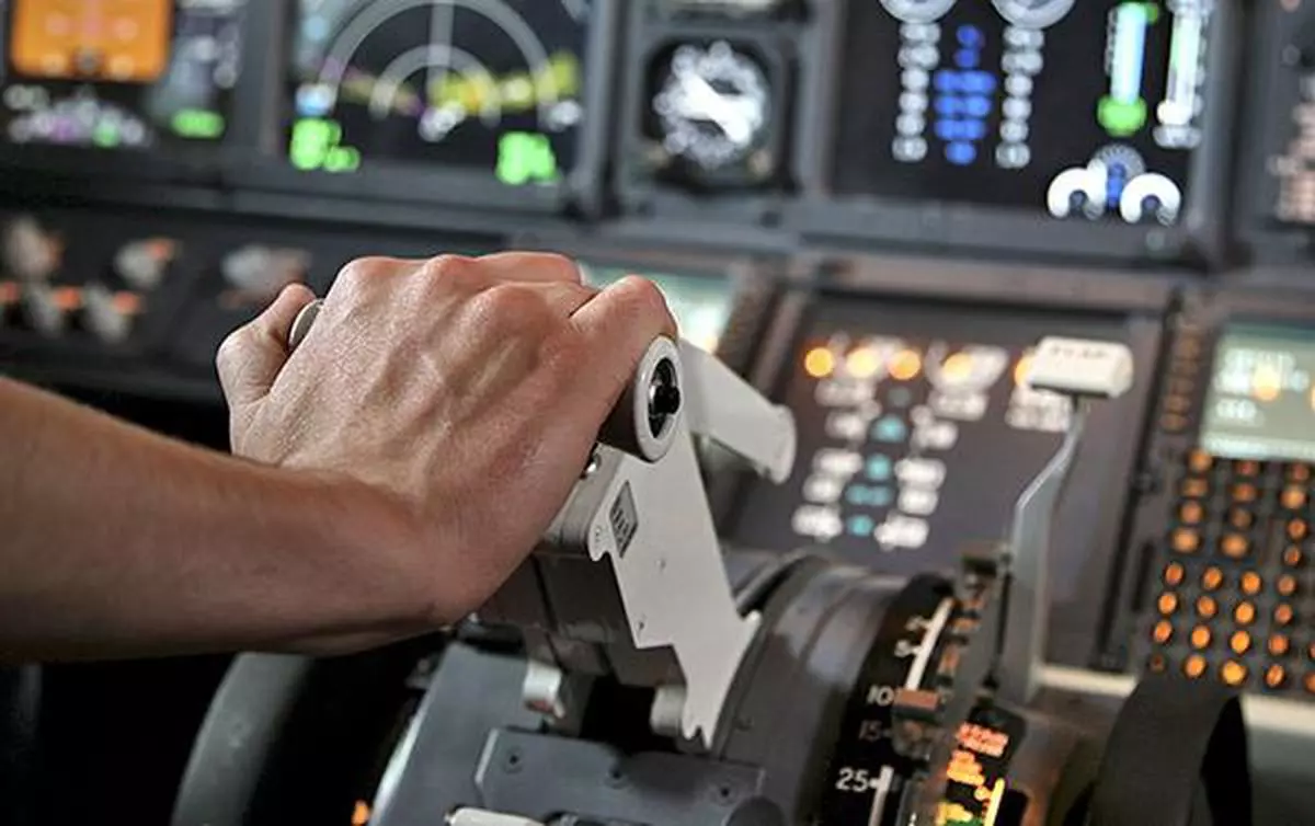 Fly-by system: The cockpit of an Airbus A320