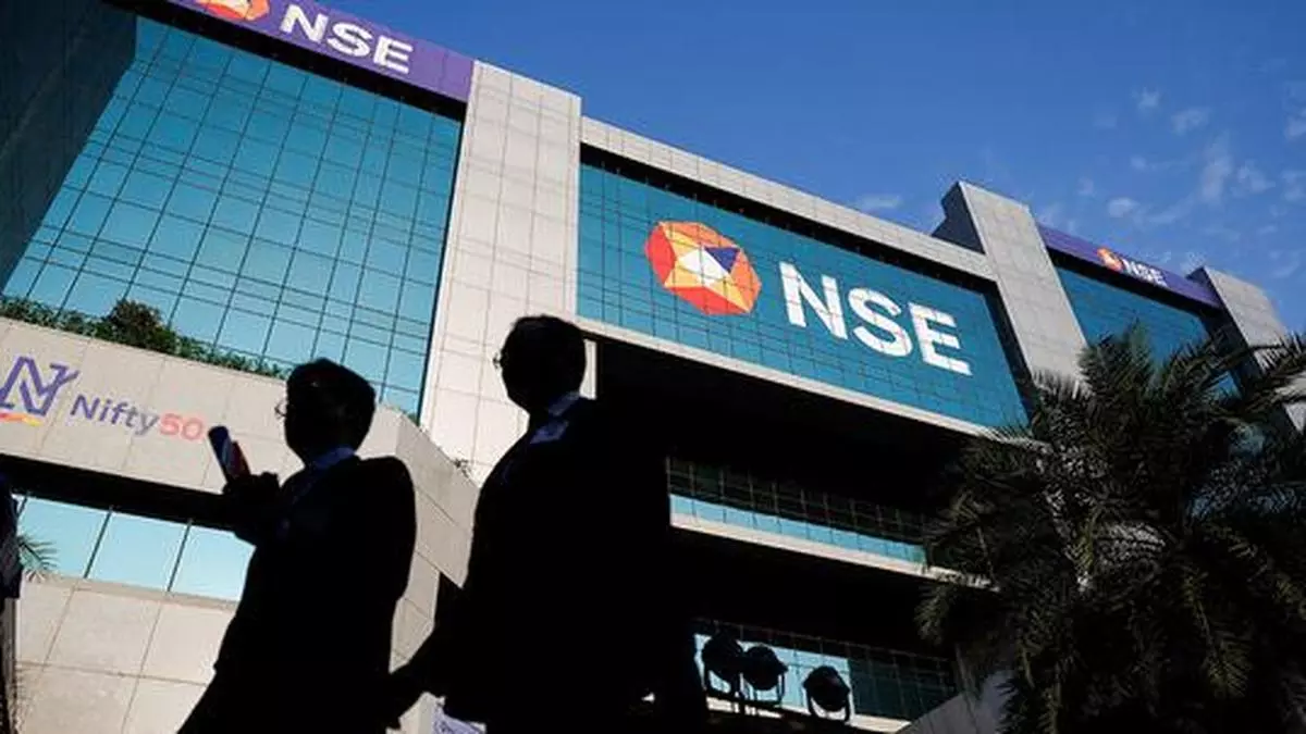 Nifty Bank Prediction today – Feb 25, 2025: Index trades with a bearish tilt