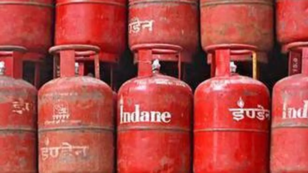 Reliance cuts alkylate output to boost LPG production amid India gas shortage