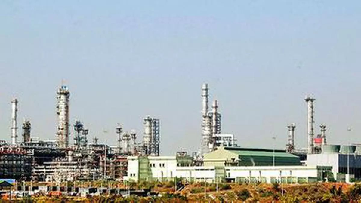 BPCL Concludes Commercial Terms For Buying Oman Stake In Bina Refinery ...