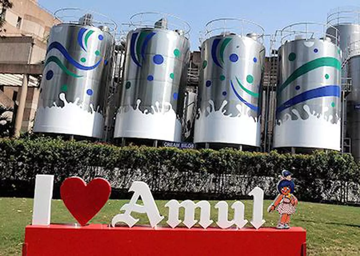 एक बार फिर से बढ़े अमूल दूध के दाम, नई कीमतें आज से हुई लागू- Amul milk prices hiked once again, new prices come into force from today