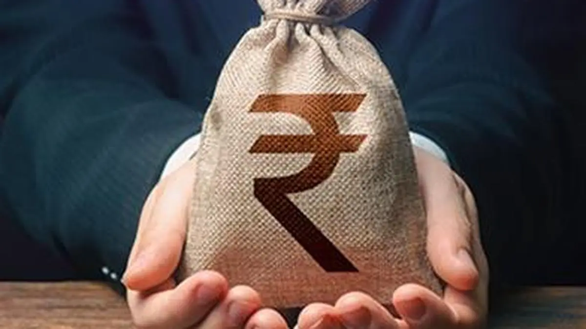 A $73 billion short book is putting pressure on Rupee